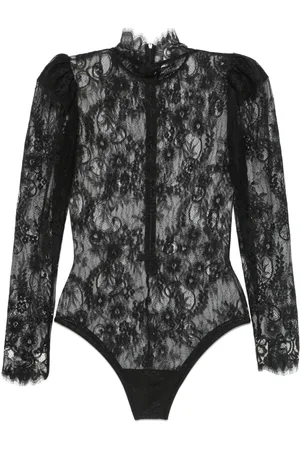 Ana Radu Body in pizzo Chantilly