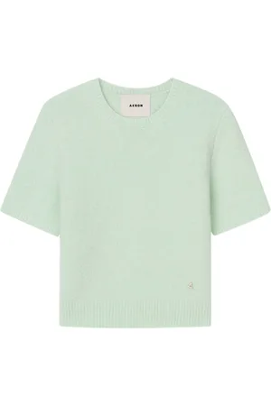 AERON Top Flaky
