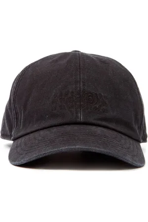 Maison Margiela Cappello con ricamo numeri