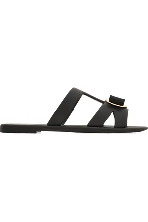 Salvatore Ferragamo Sandali New Vara