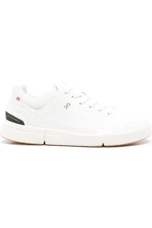 On Running On The Roger Centre Court WMNS "White Black"