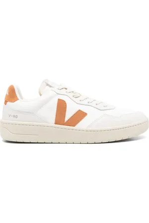 Veja Sneakers V-90