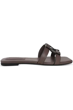 Simkhai Sandali slides in pelle