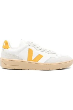 Veja Sneakers V-90