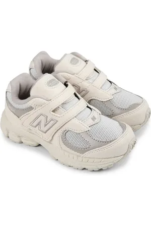 New Balance Sneakers 2002