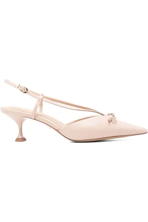 Lola Cruz Pumps Satina con cinturino posteriore 55mm