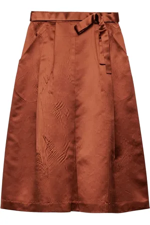 Prada Gonna Old Duchesse