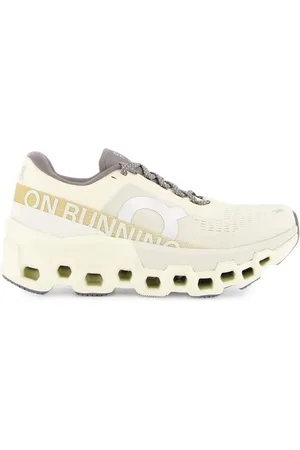 On Running Sneakers Cloudmonster 2