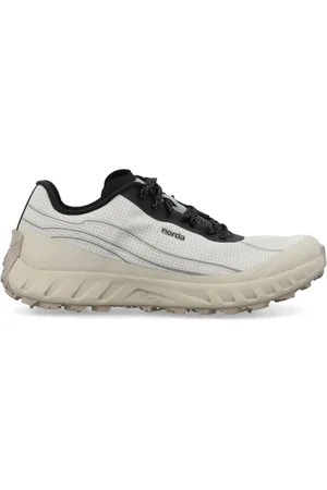 Norda Sneakers 002 con design a inserti