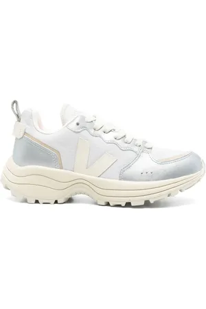 Veja Sneakers V-90