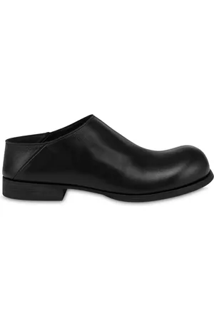 Moschino Stringate in pelle
