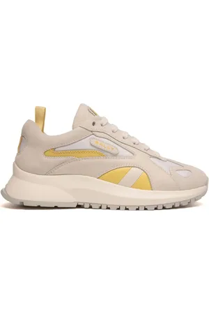 Bally Sneakers Outline