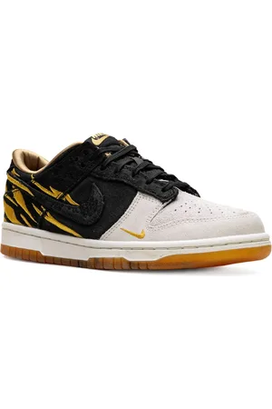 Nike Sneakers Dunk Low "Year of the Tiger (2022) - Phantom/Black-Sail-Light Zitron"
