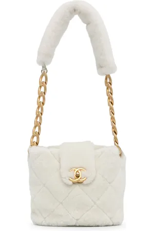 CHANEL Borsa a spalla CC in shearling 2020