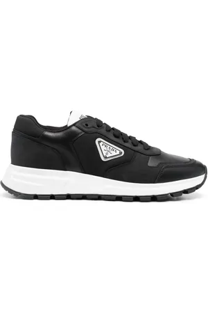 Prada Sneakers con placca logo