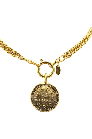 CHANEL 1970-1980 Gold Plated 31 Rue Cambon Pendant Necklace costume necklace