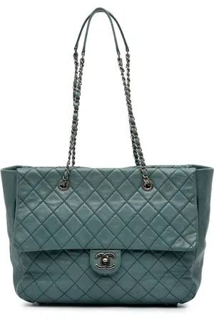 CHANEL Borsa tote CC grande in pelle di agnello trapuntata effetto schiarito con battente 2016-2017