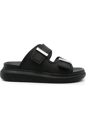 Alexander McQueen Sandali con logo inciso