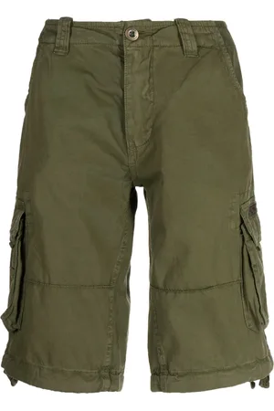 Alpha Industries Bermuda in stile cargo