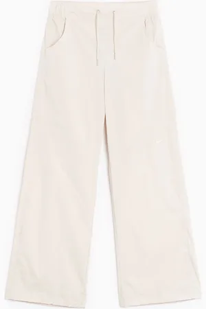 Nike Sportswear Essentials Women