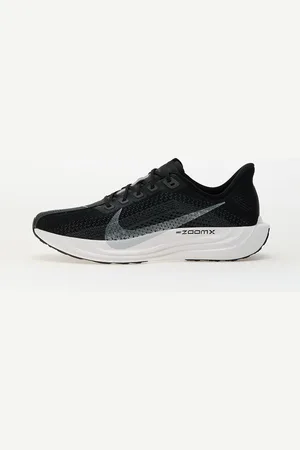 Nike Sneakers Pegasus Plus / EUR 41