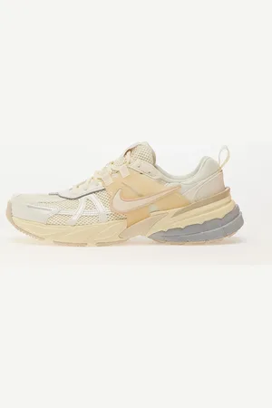 Nike Sneakers W V2K Run / -Coconut Milk EUR 36