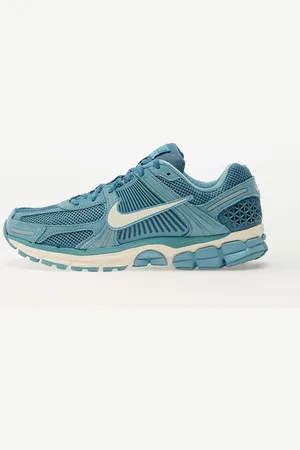 Nike Sneakers Zoom Vomero 5 / EUR 42