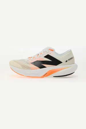New Balance Sneakers FuelCell Rebel V4 / / Orange EUR 46.5