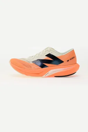 New Balance Sneakers Fuelcell Rebel v4 / / Black EUR 37