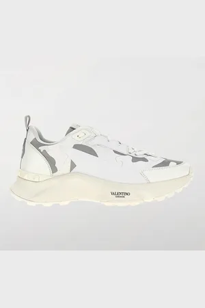 VALENTINO GARAVANI Sneakers True Act in mesh e pelle con stampa camouflage
