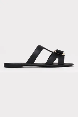 Salvatore Ferragamo Sandalo flat in gomma con fiocco Vara
