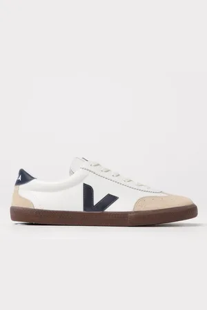 Veja Sneakers Volley in pelle O. T. con motivo brogue