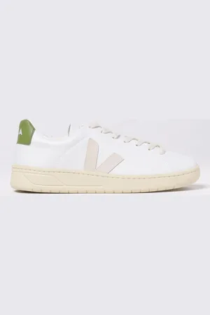 Veja Sneakers Urca in C. W.L.