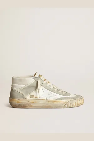 Golden Goose Sneaker Mid Star Uomo Con Inserti In Suede Color Grigio Ghiaccio E Stella In Pelle Bianca