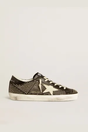 Golden Goose Super-star Uomo In Nappa Nera Con Borchie E Stella In Pelle Bianca