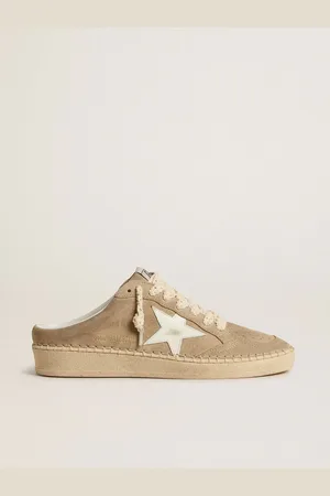 Golden Goose Ball Star Sabot In Suede Beige Con Stella In Pelle Bianca