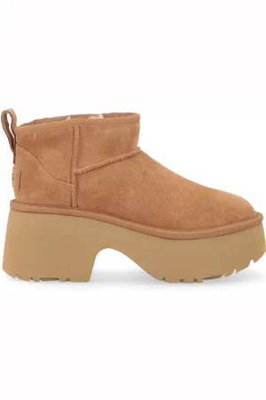 UGG Stivali Classic Ultra Mini New Heights in pelle scamosciata chestnut