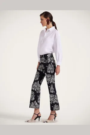 La DoubleJ The Cropped Flare Jean