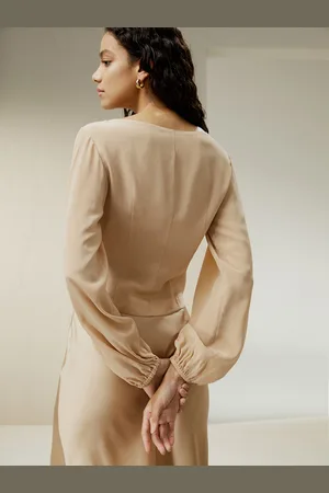 Lilysilk Camicia Seta Donna Oro Pallido Maniche A Sbuffo Con Polsini Stretti Pieghe E Tagli Spettacolari Morbido Sulla Pelle E Traspirante 40