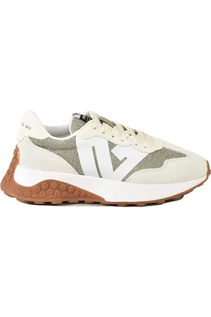 Emanuélle vee Sneakers
