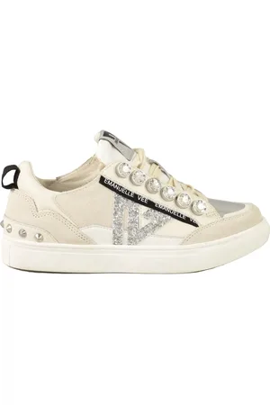 Emanuélle vee Sneakers