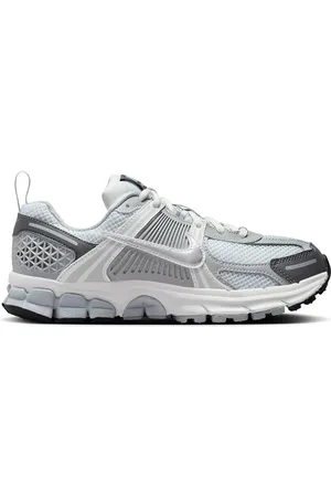 Nike Sneakers Vomero 5