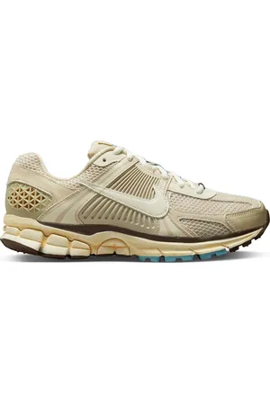 Nike Sneakers Zoom Vomero 5