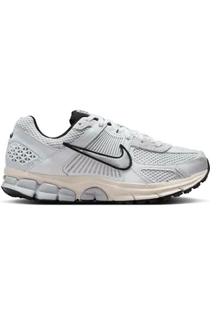 Nike Sneakers Zoom Vomero 5