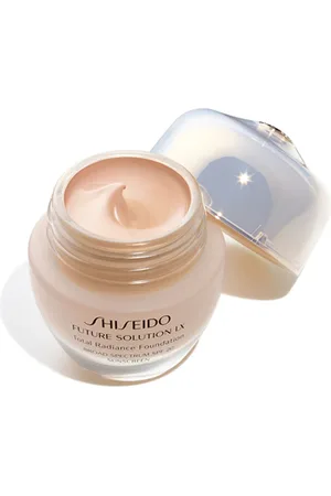 Shiseido FUTURE SOLUTION LX Total Radiance Foundation