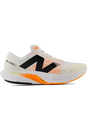 New Balance FUELCELL REBEL V4