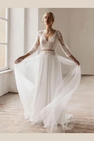 milanoo.com Abiti da Sposa Boho Chic di pizzo svasata con scollo a V maniche lunghe Bottoni Abiti da sposa