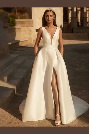 milanoo.com Abito da sposa vintage con scollo a V senza maniche in tessuto di raso a vita naturale con abiti da sposa strascico