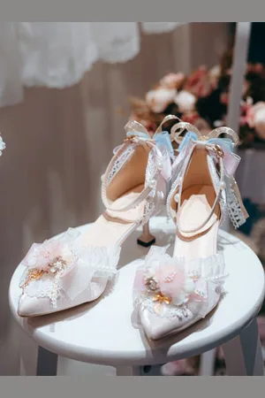 milanoo.com Abito da sposa Lolita Calzature Lolita Fiori Pizzo con volant Décolleté Lolita in raso con punta a punta