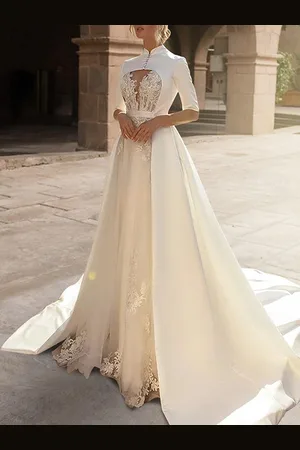 milanoo.com Abiti da sposa vintage scollo a V mezze maniche tulle con strascico abito da sposa in pizzo